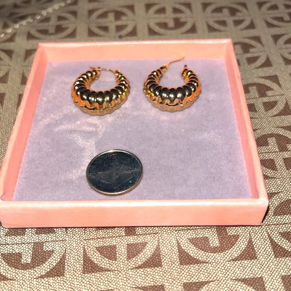 🆕 Croissant Hoop Earrings 14K Gold Plated - Picture 6 of 8